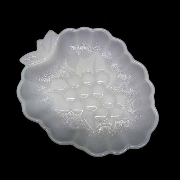 Hazel-Atlas Opaque Milk Glass Embossed Grape Snack Dish -Trinket - Candy-Vintage - Picture 1 of 4